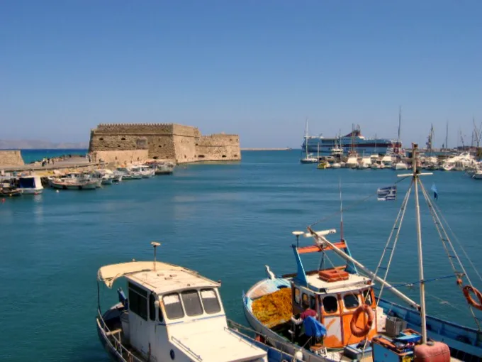 Heraklion, Koules fortress on a map of Greece with cities