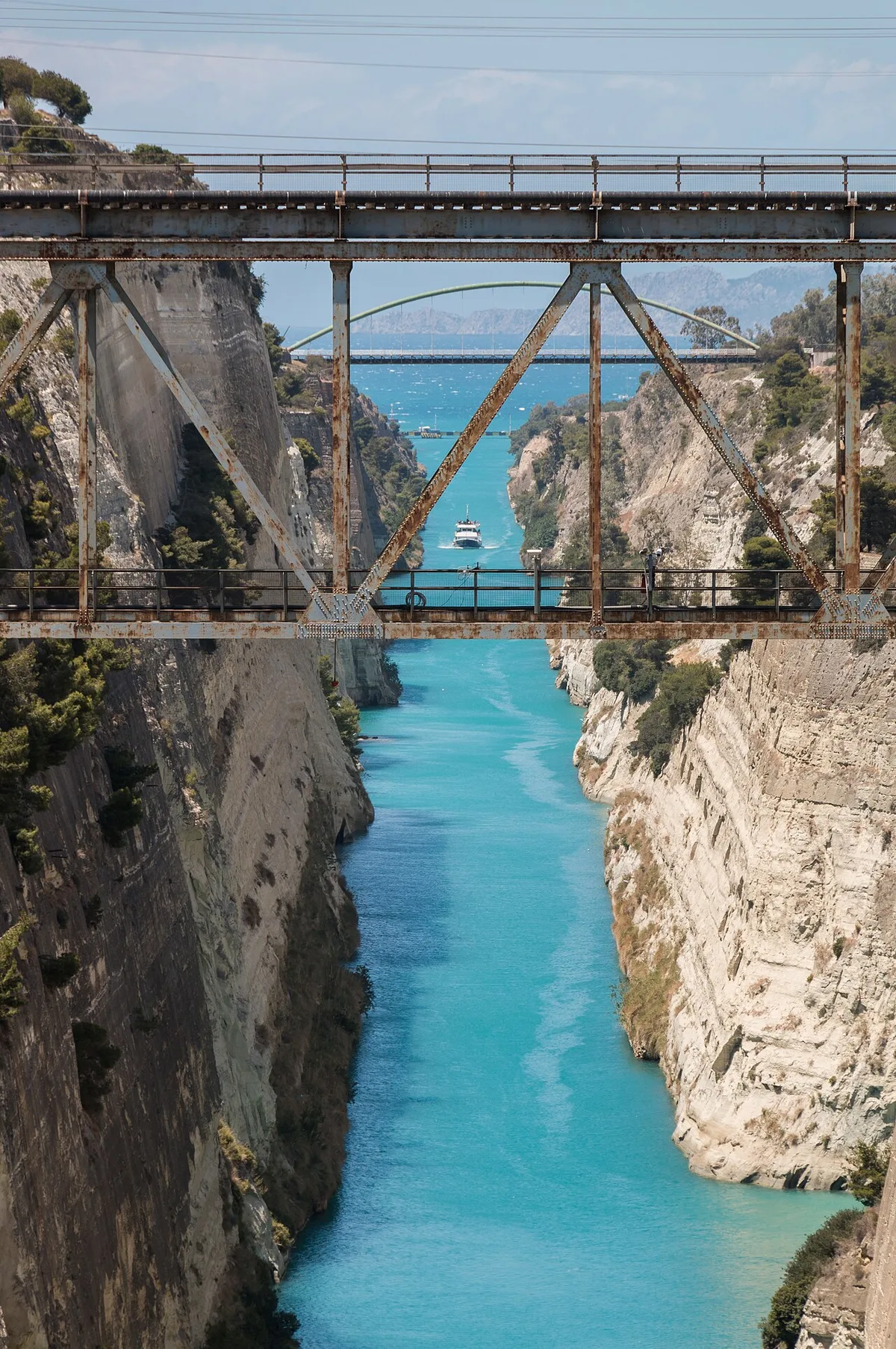 Ponts au-dessus du canal de Corinthe sur la carte de la Grèce en Europe